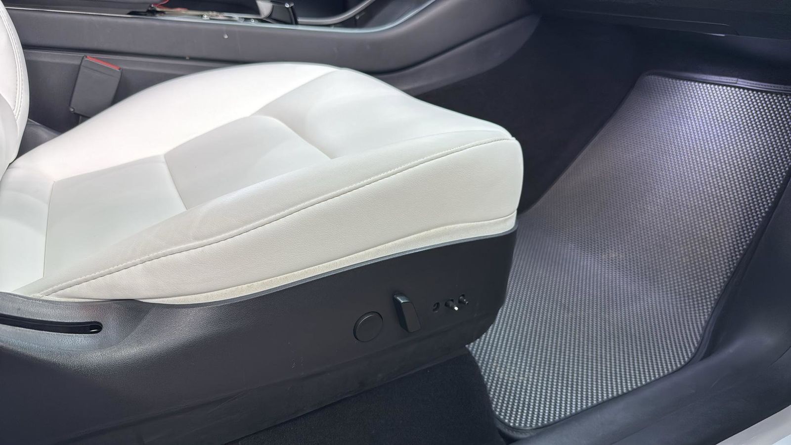 Used Car 2020 Tesla Model Y  Performance For Sale Under $30,000 In Austin, Texas