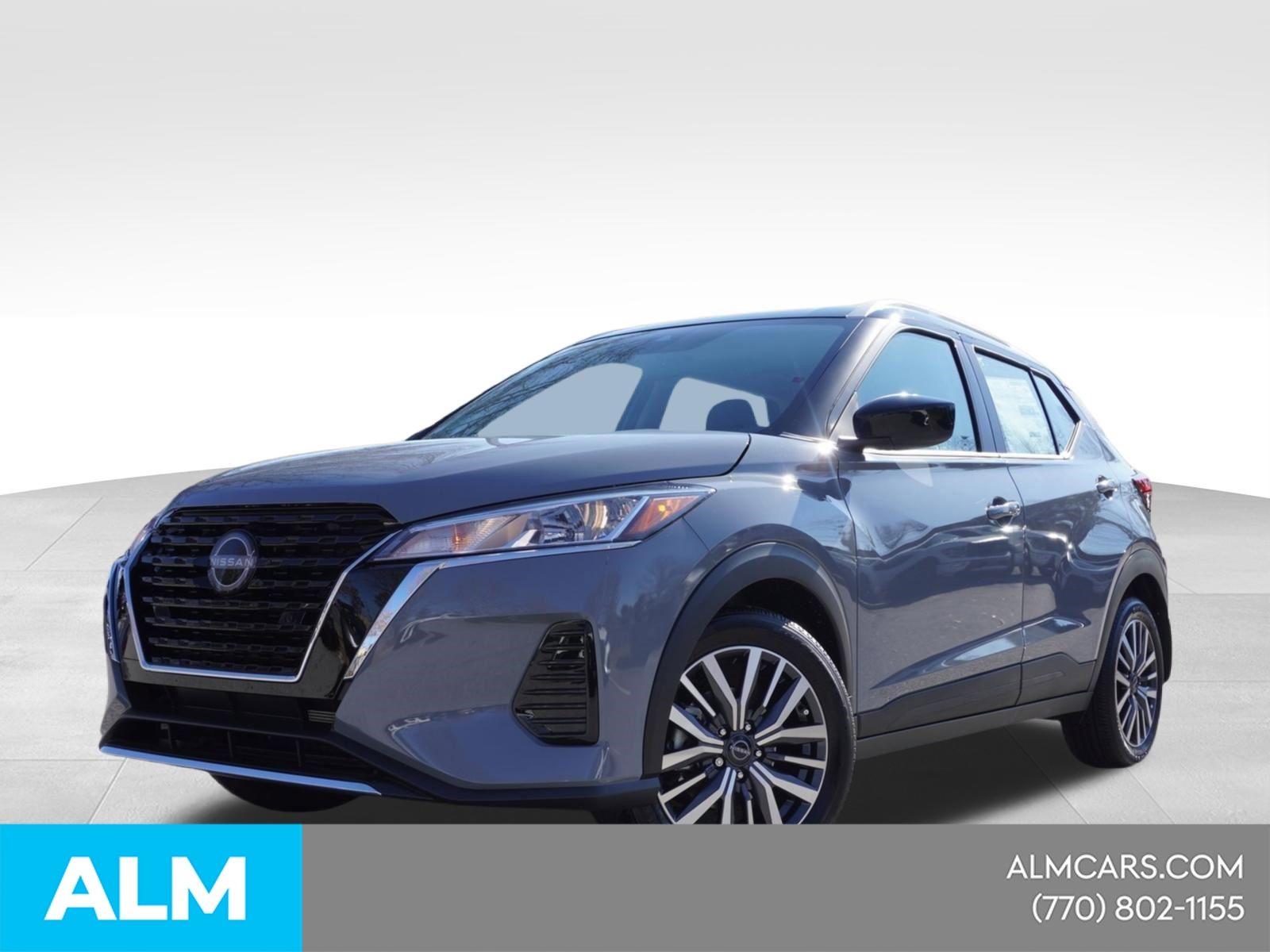Gray/Super Black 2024 Nissan Kicks SUV / Crossover Front-Wheel Drive Continuously Variable Transmission
