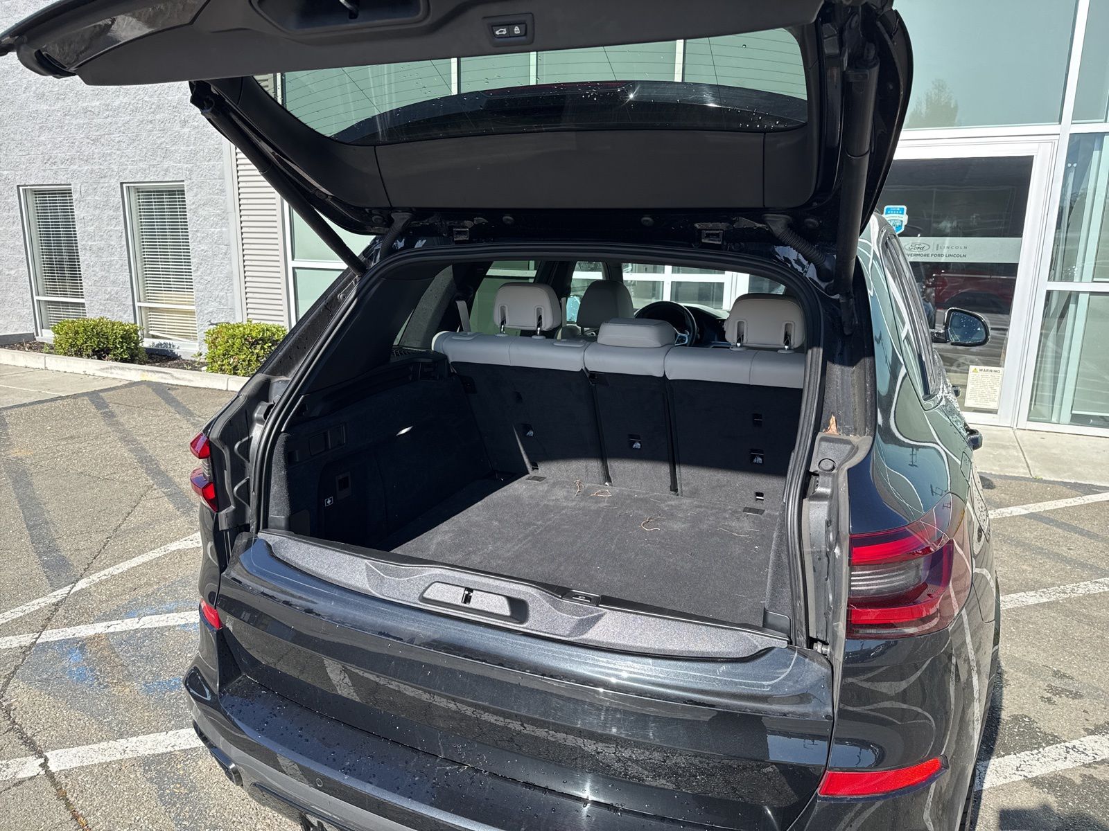 Used 2021 Black BMW sDrive40i image 15