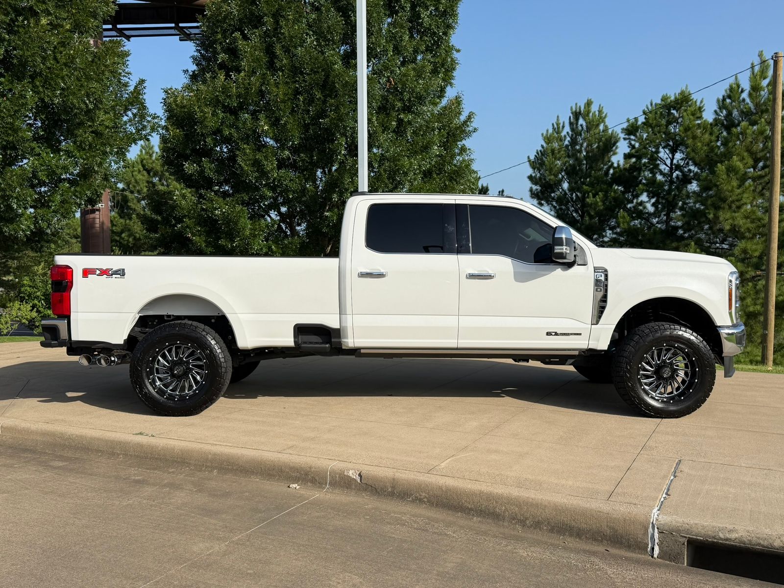 Used 2025 Star White Metallic Tri-Coat Ford Lariat image 7