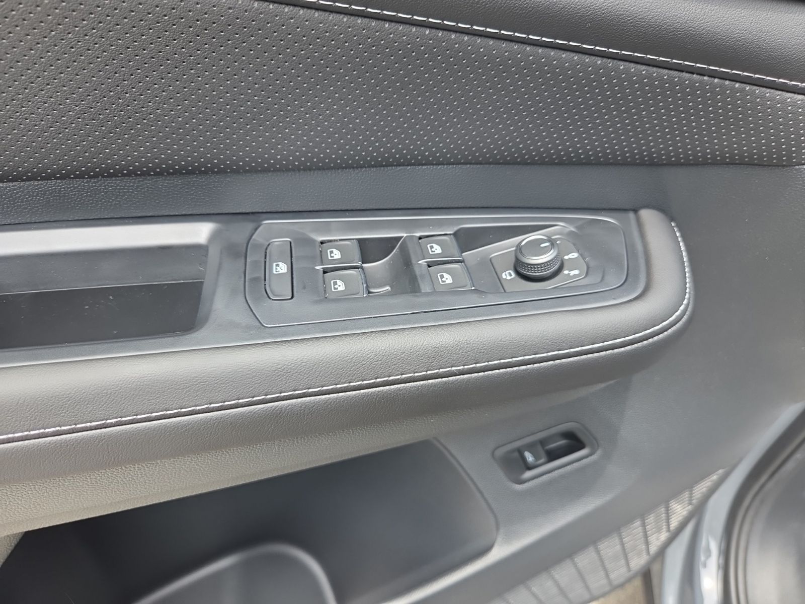 new 2026 Volkswagen Atlas car, priced at $54,258