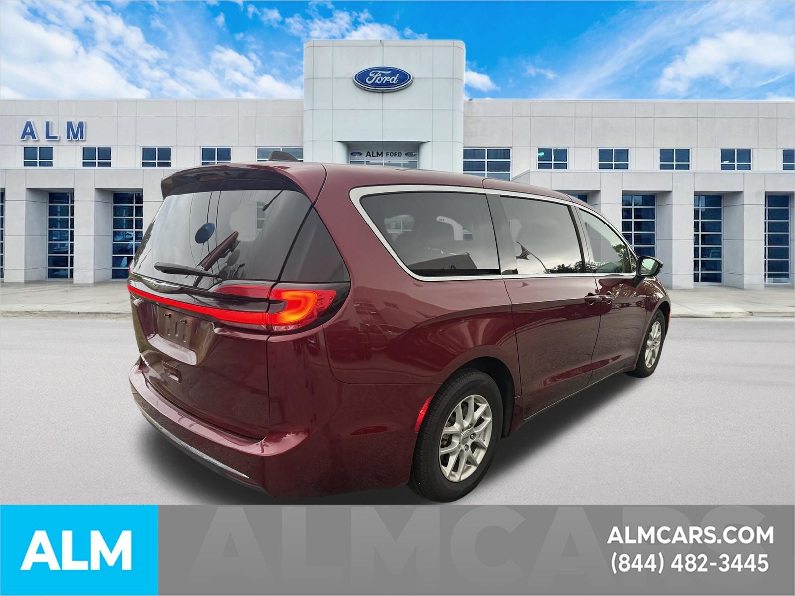 Used 2023 Velvet Red Pearlcoat Chrysler Touring L image 5