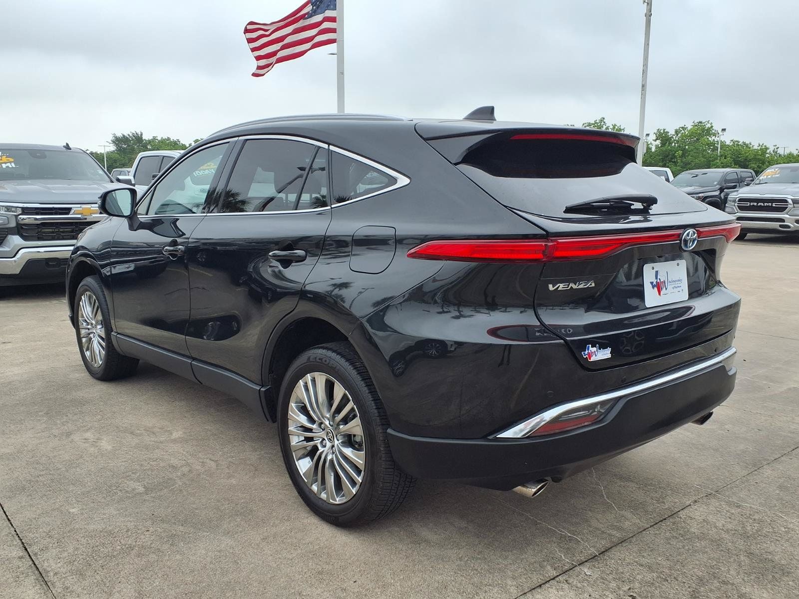 2024 Toyota Venza XLE - 7