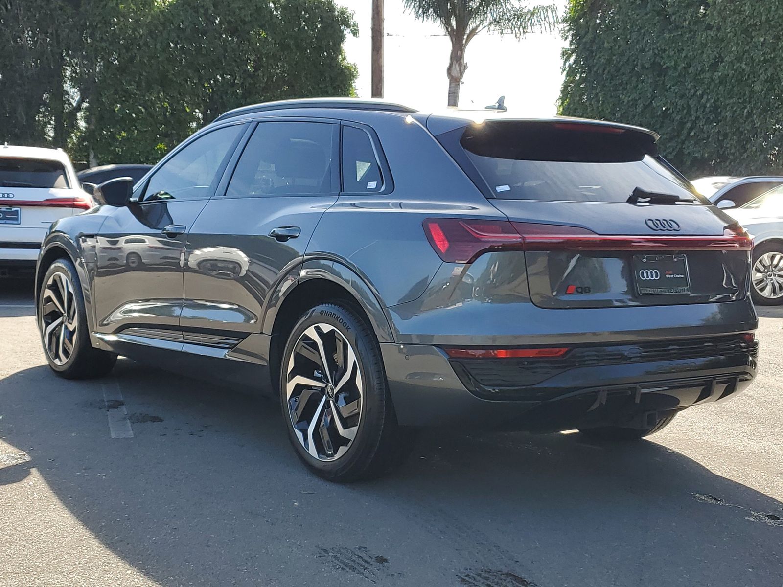 View vehicle photo 3