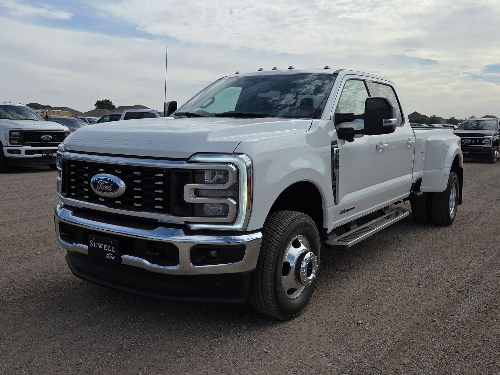 2026 Ford F-350SD Lariat