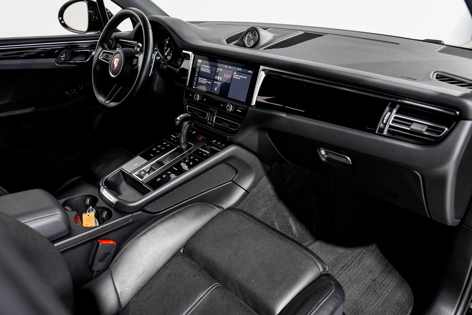 2024 Porsche Macan Base — photo 24