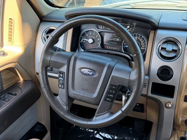 Used 2011 White Ford Lariat image 17