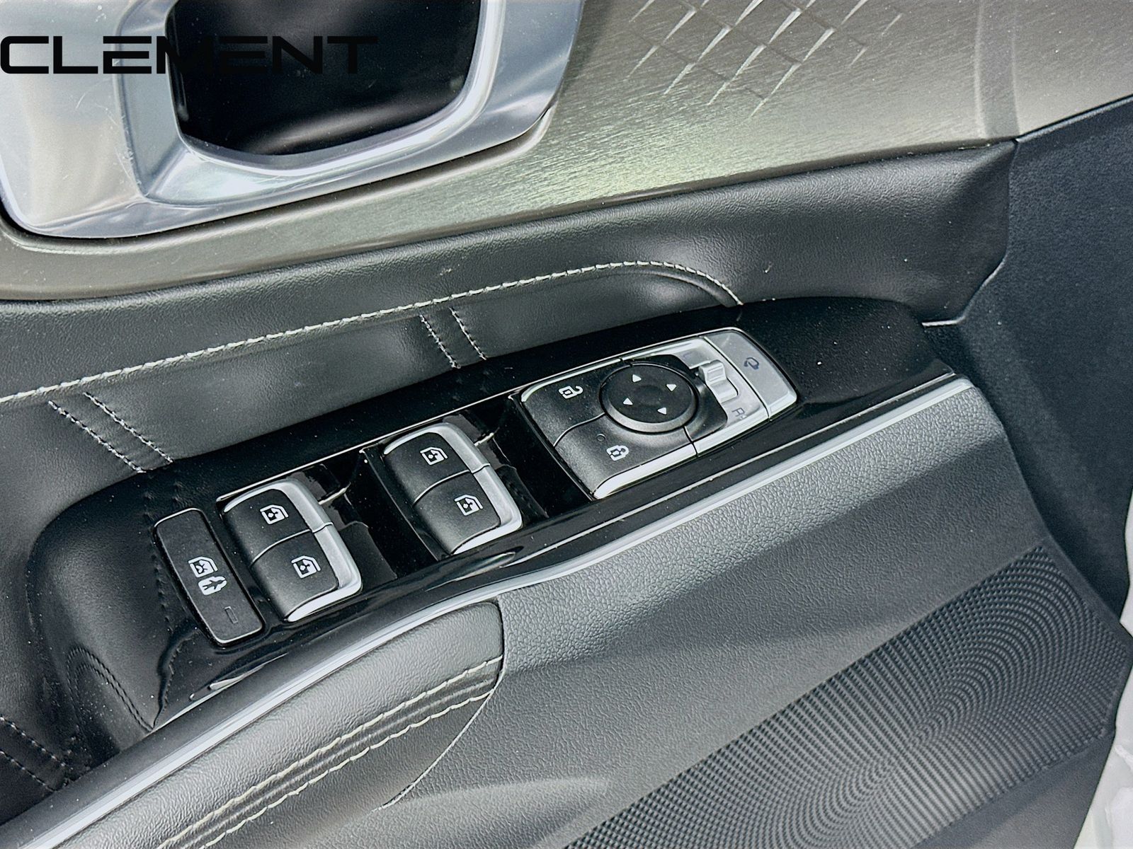 used 2023 Kia Sorento car, priced at $30,712