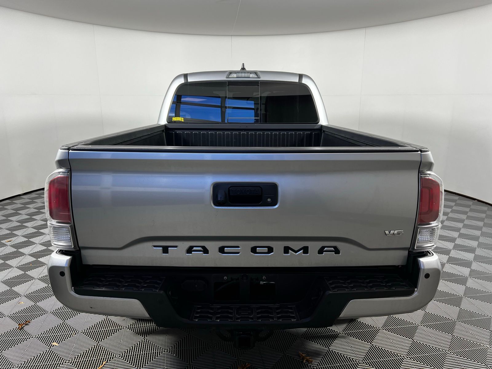 Thumbnail: 2022 Toyota Tacoma - 6