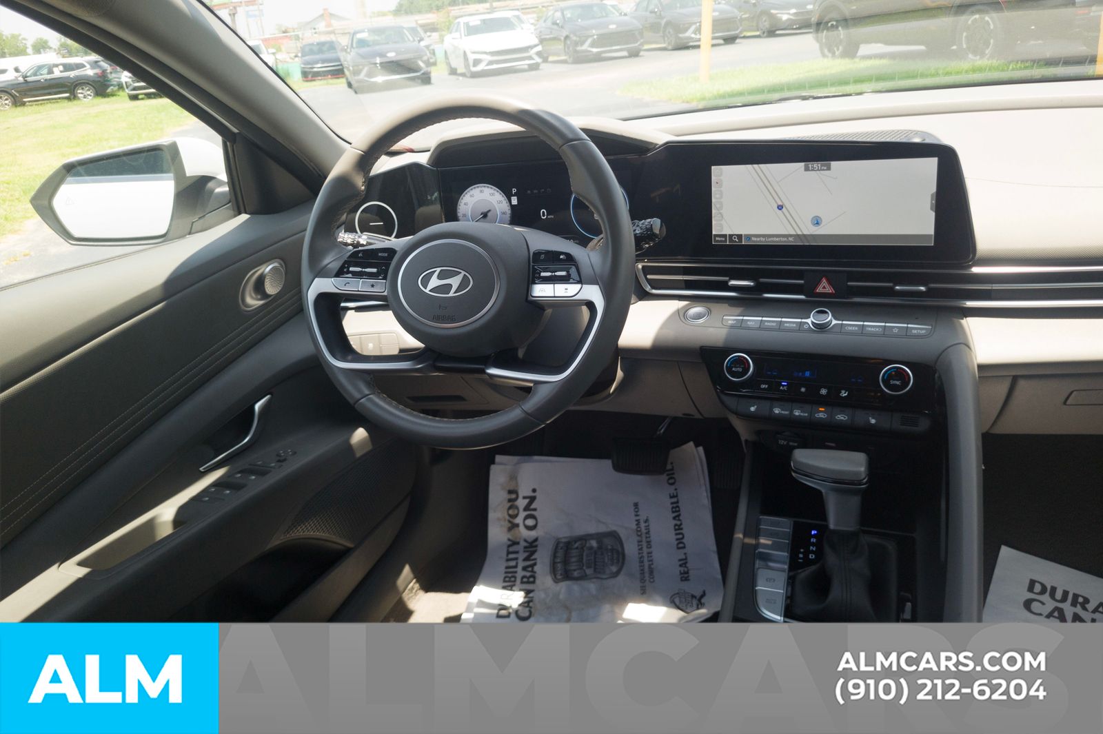 Used 2025 White Hyundai SEL Convenience image 21