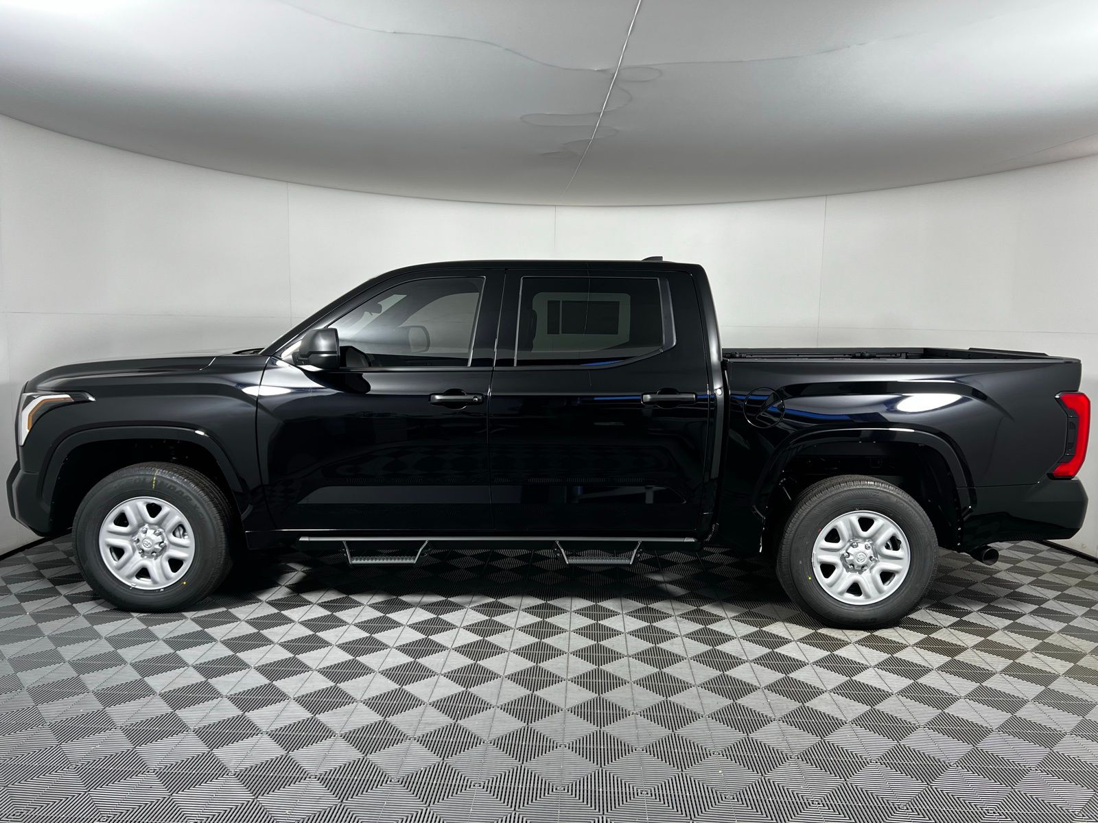 2025 Toyota Tundra SR 15