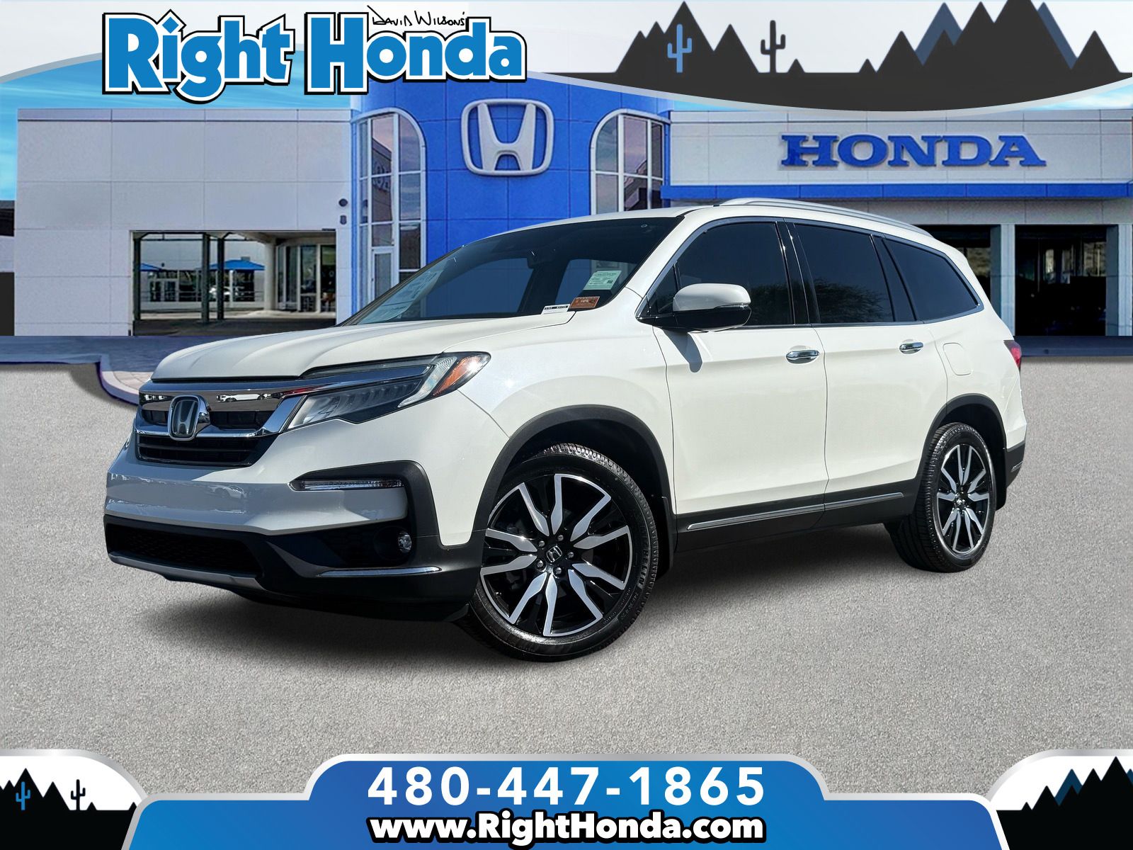 2019 Honda Pilot Touring FWD with Rear Captain's Chairs