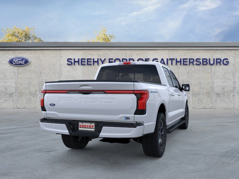 New 2025 Space White Metallic Ford Lariat image 8