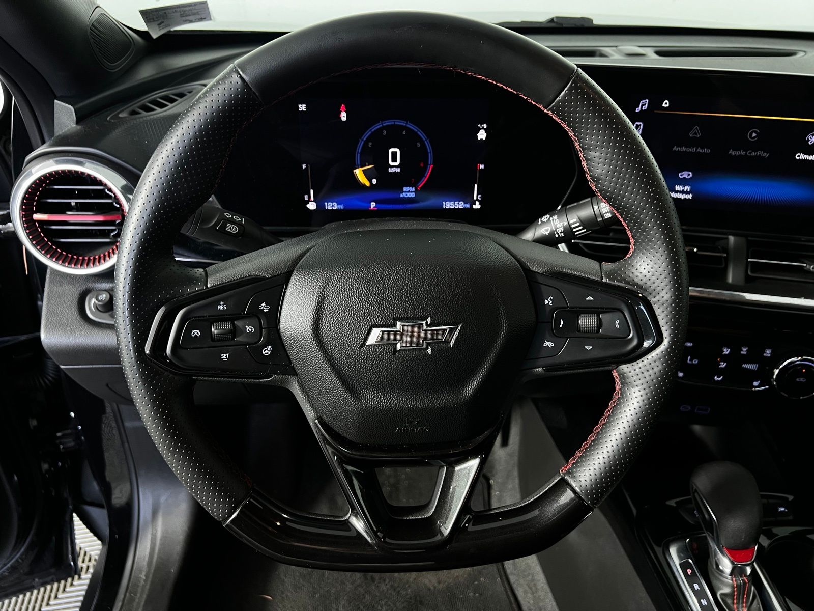 Thumbnail: 2024 Chevrolet Trax - 9