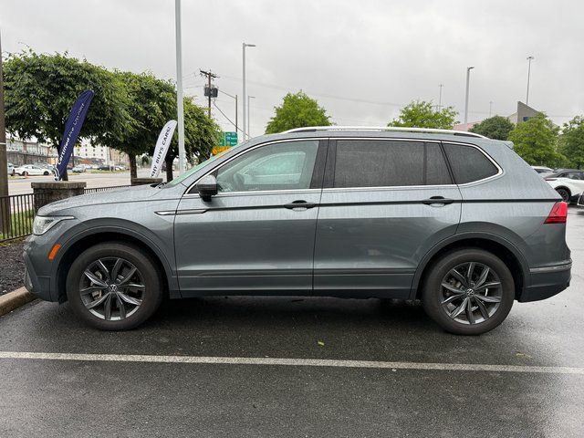 Used 2023 Gray Volkswagen 2.0T SE image 4