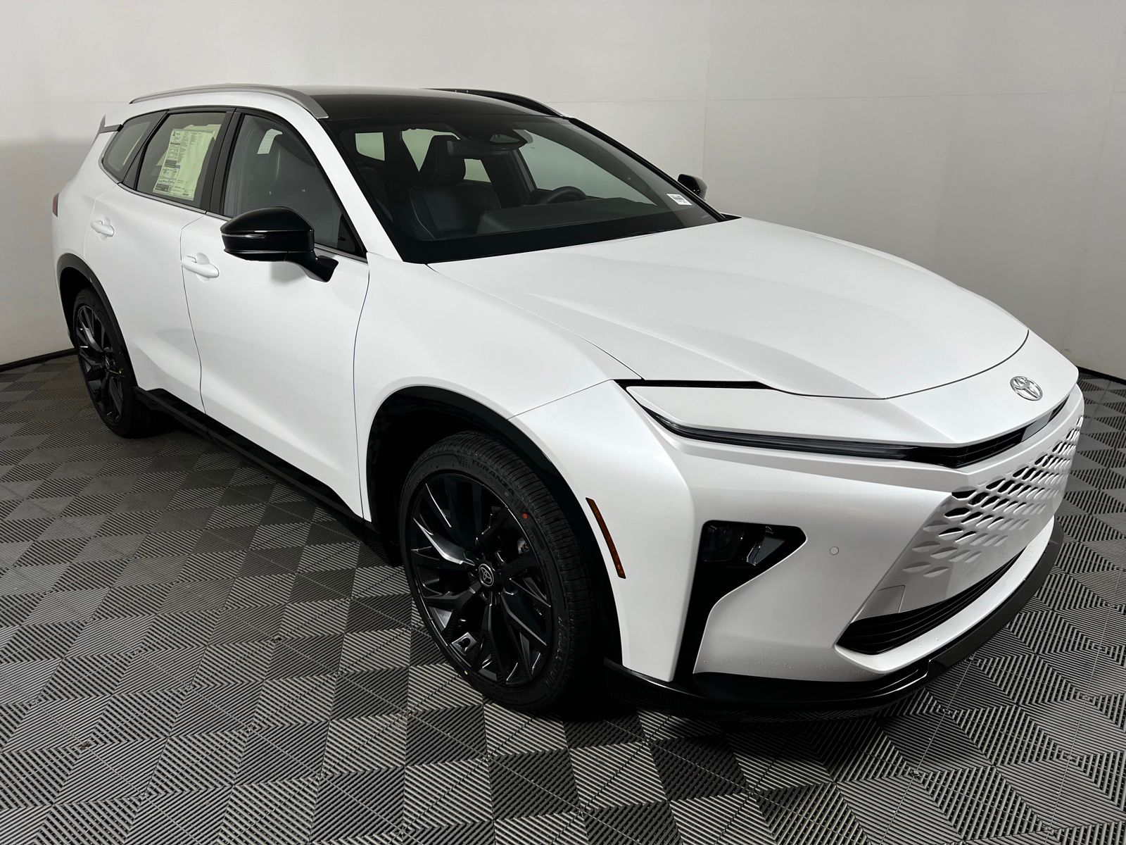 Thumbnail: 2025 Toyota Crown Signia - 3