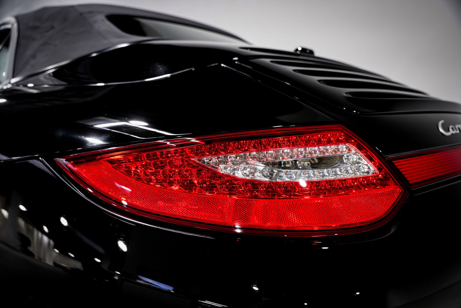 2010 Porsche 911 Carrera 4S — photo 31