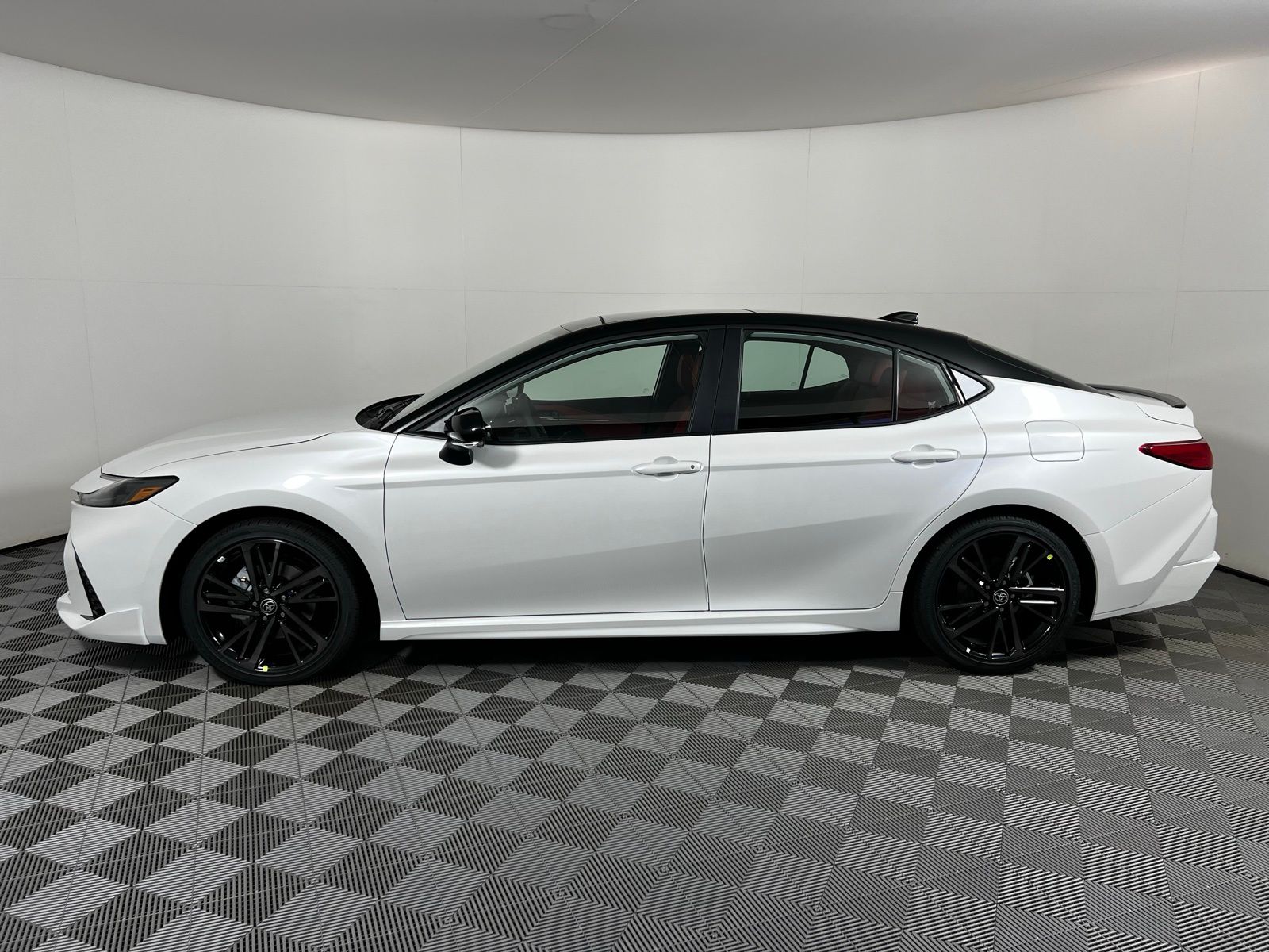 Thumbnail: 2025 Toyota Camry - 7