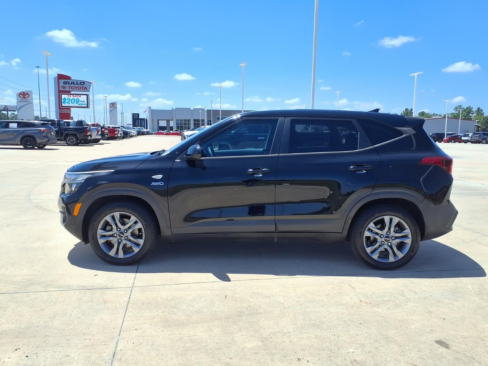 2022 Kia Seltos LX Black at DeMontrond Auto Country
