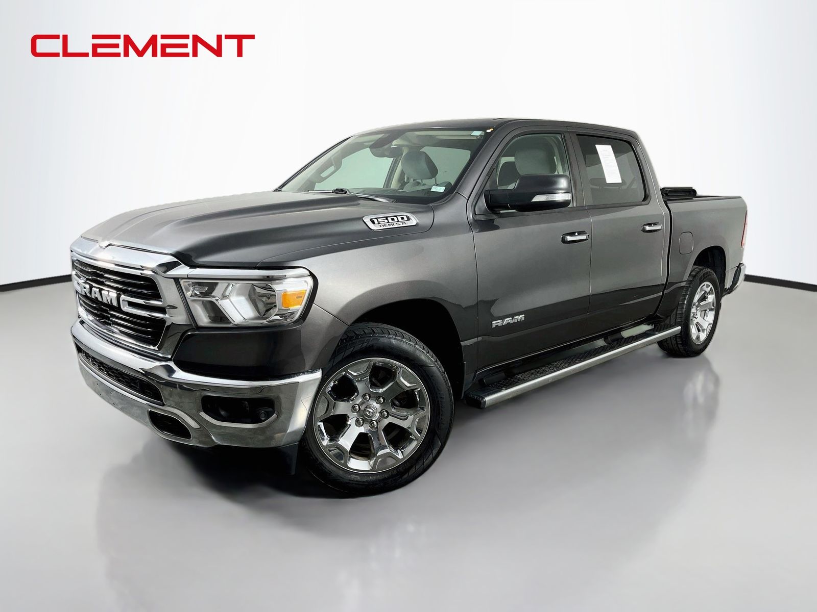 2020 RAM 1500 Gris (Granite Crystal Metallic Clearcoat) Camioneta Todo terreno 8 velocidades Automática