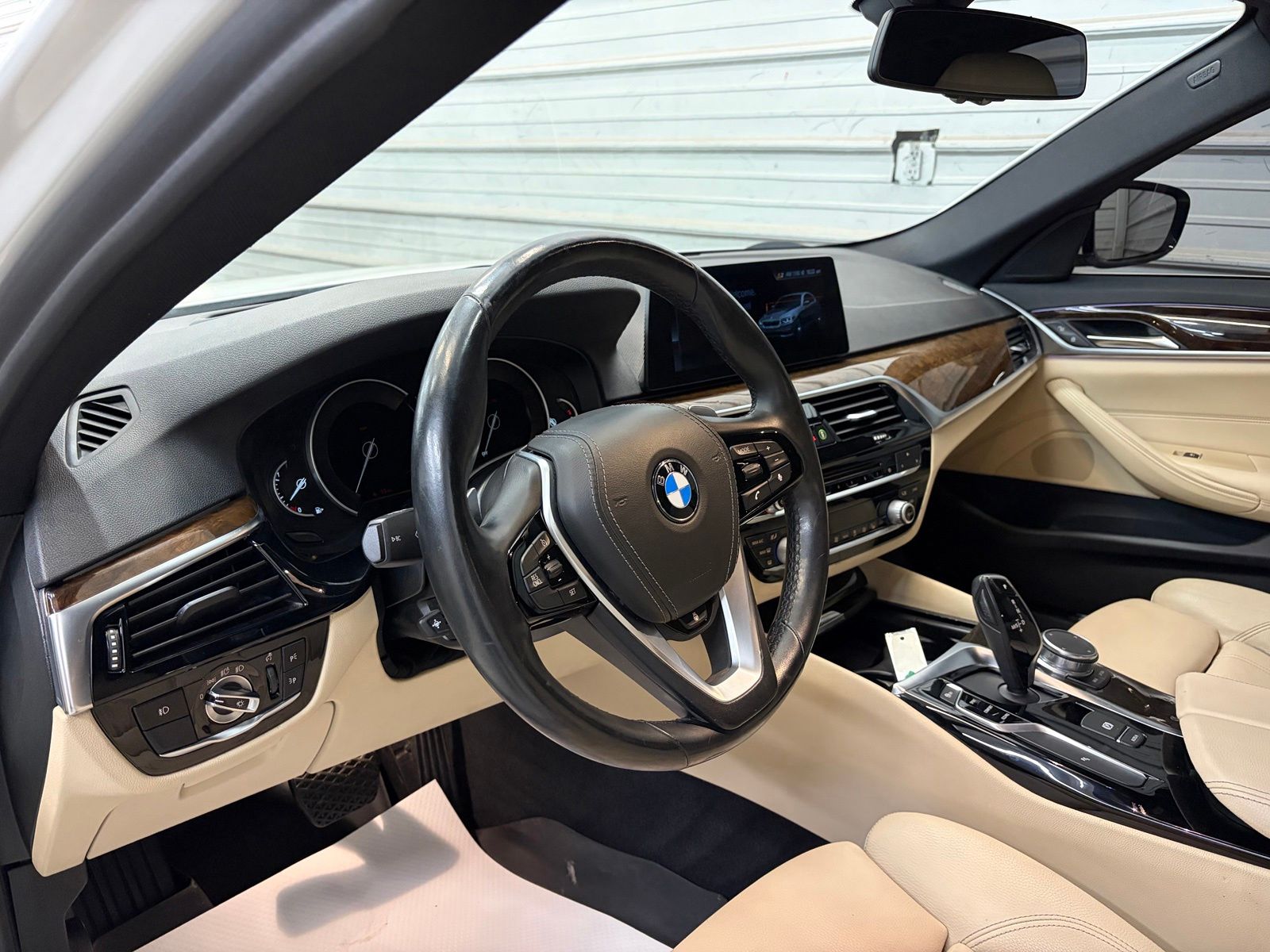 2018 BMW 5 Series 530i - Photo 14