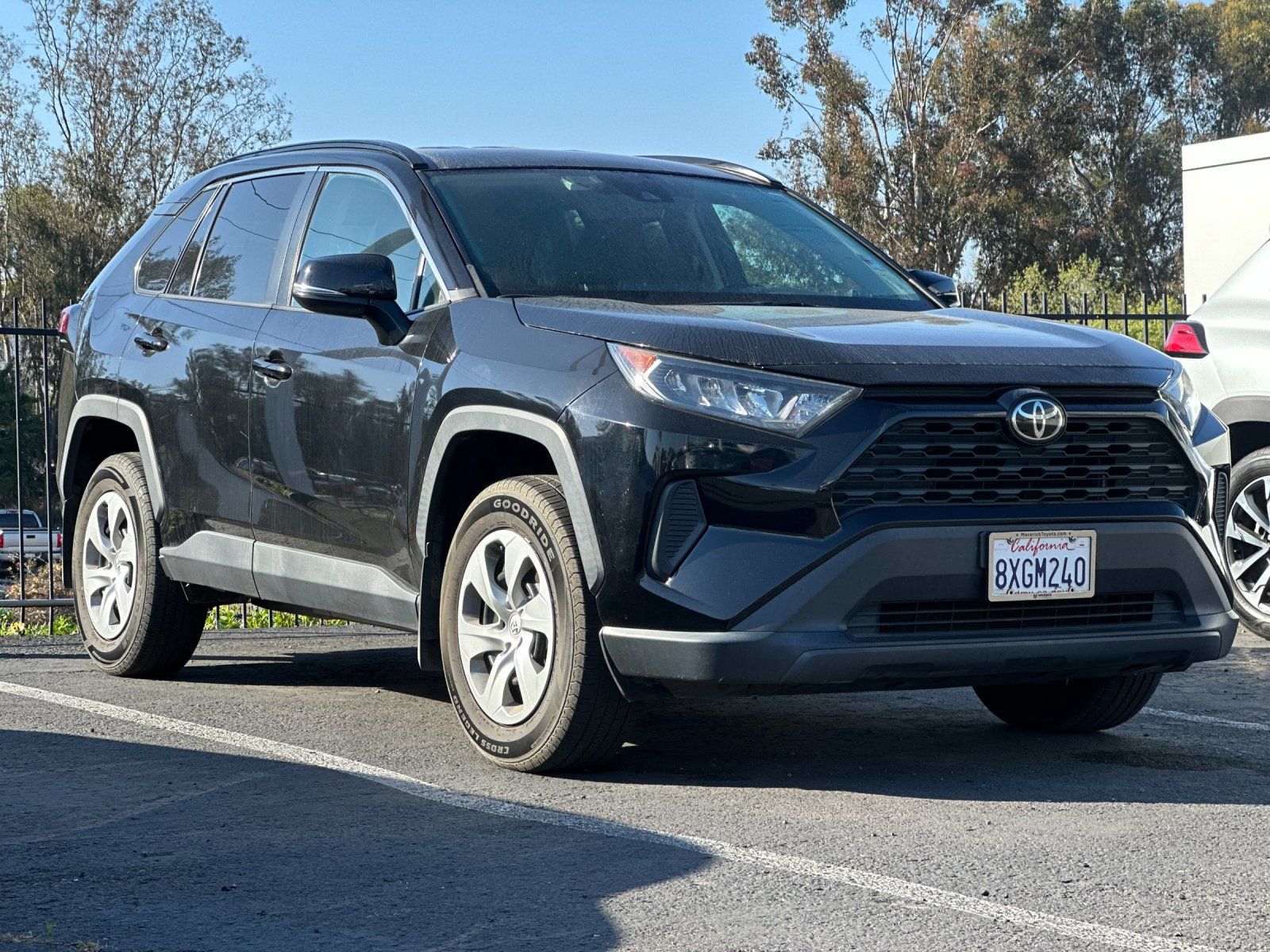 View vehicle photo 2