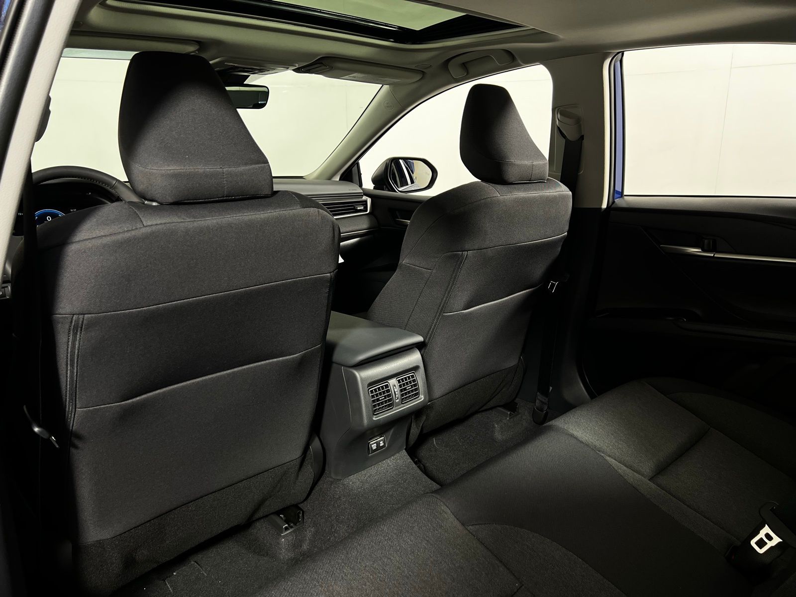 2025 Toyota Camry LE 18