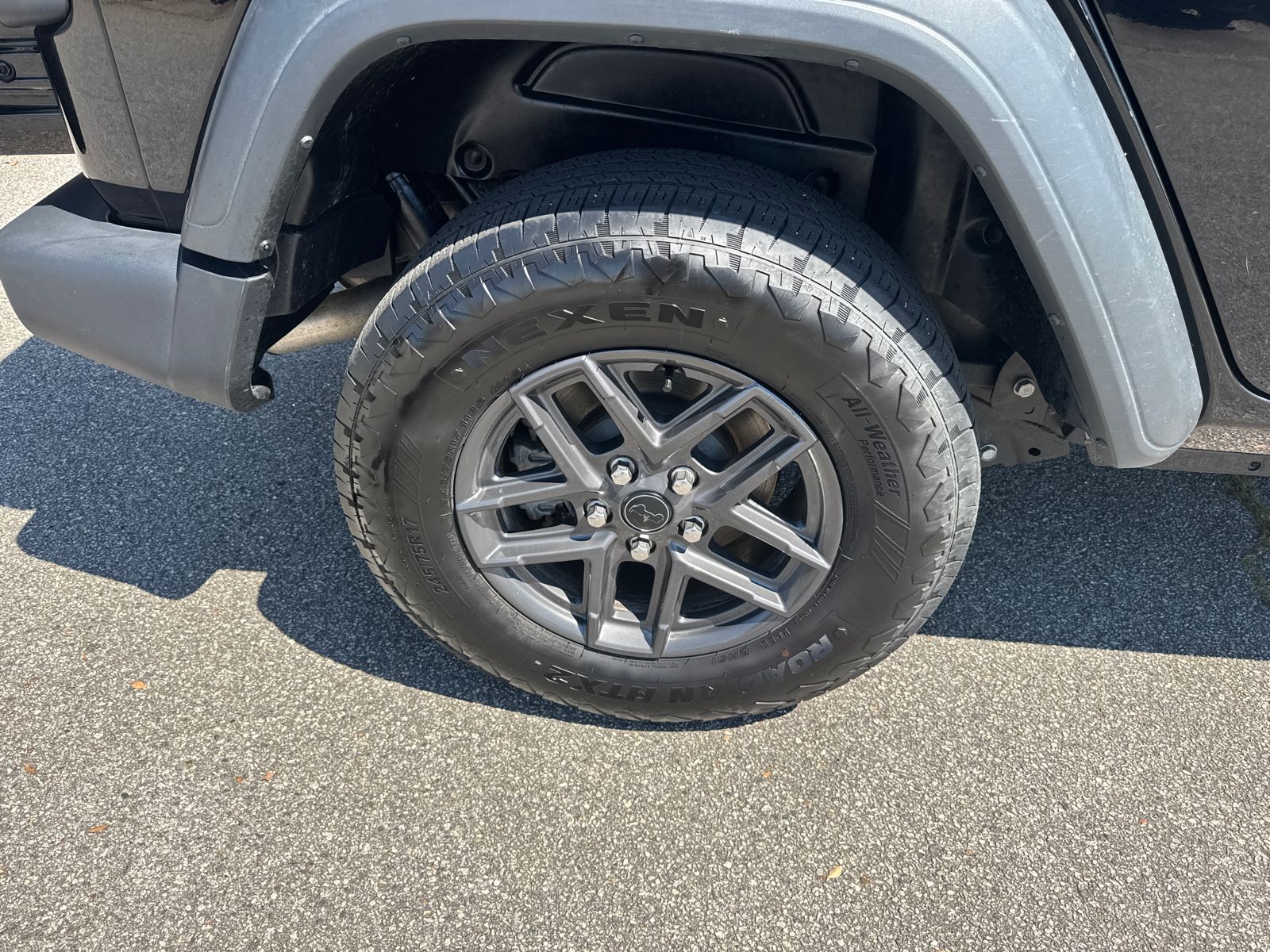 Used 2025 Black Jeep Sport S image 17
