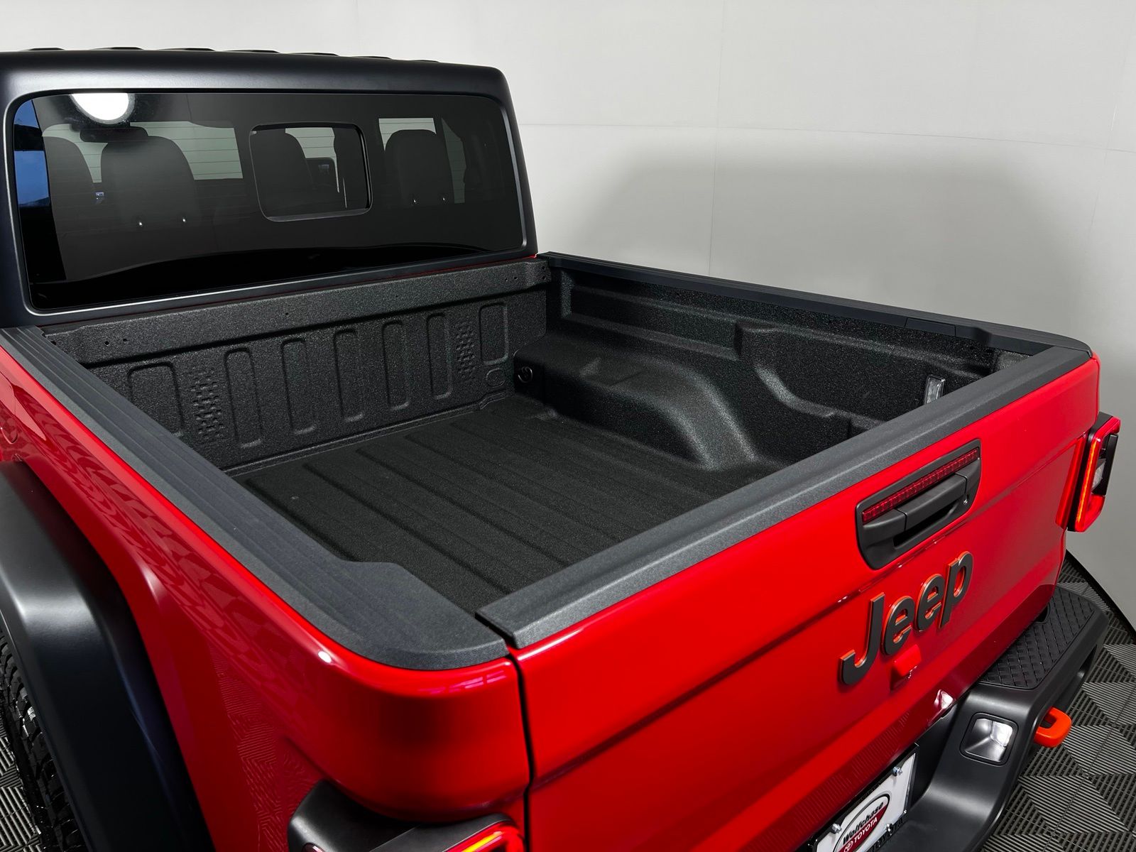 Thumbnail: 2025 Jeep Gladiator - 26