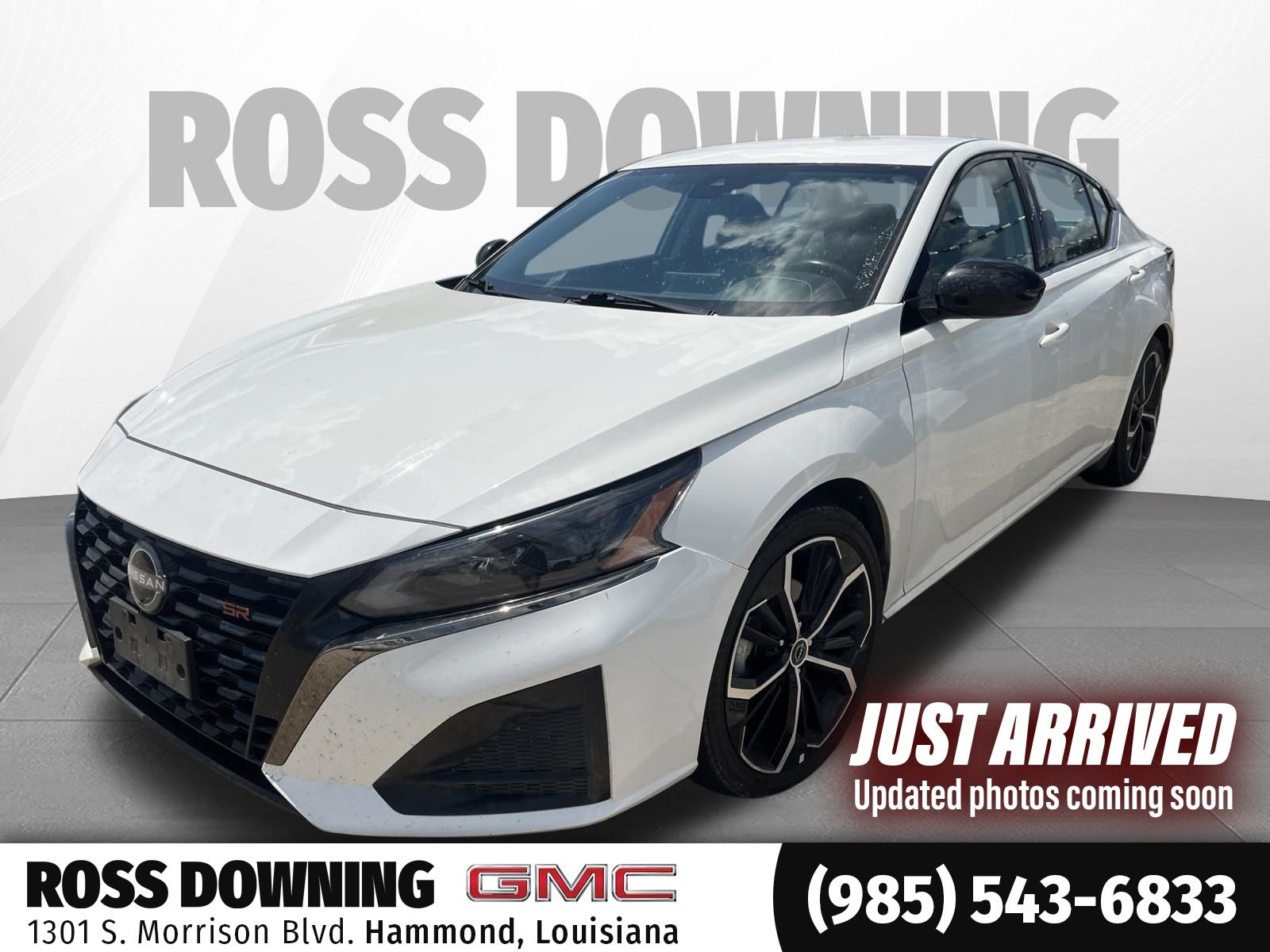 Glacier White 2024 Nissan Altima Sedan Front-Wheel Drive Continuously Variable Transmission