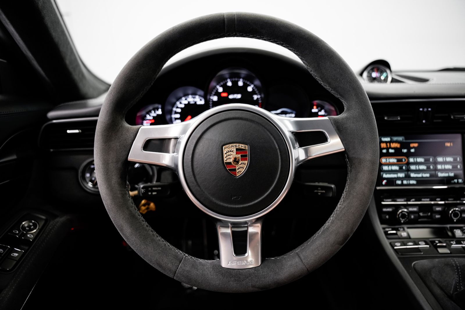 2015 Porsche 911 Carrera GTS — photo 10