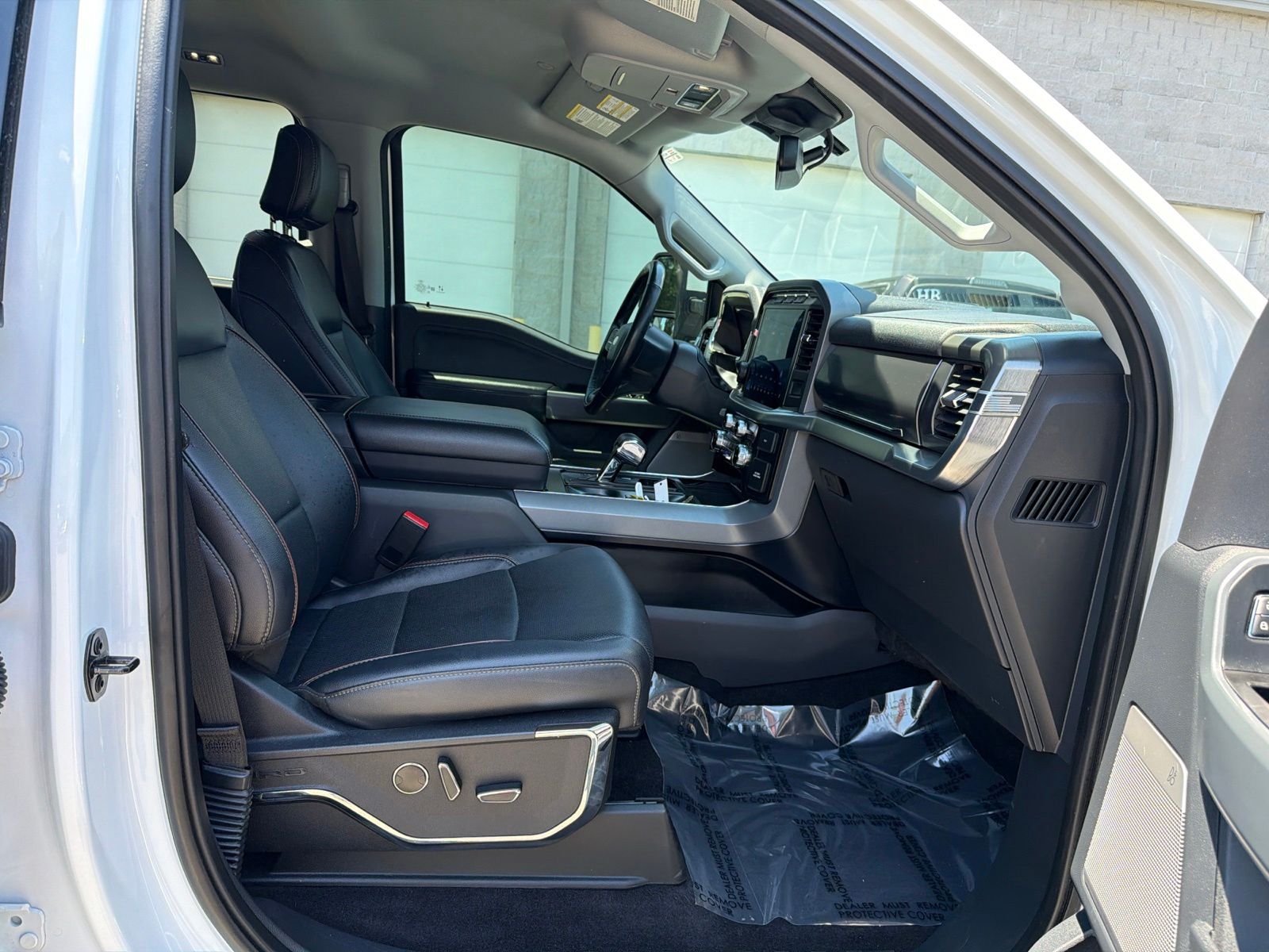 Certified Used 2023 Oxford White Ford Lariat image 27
