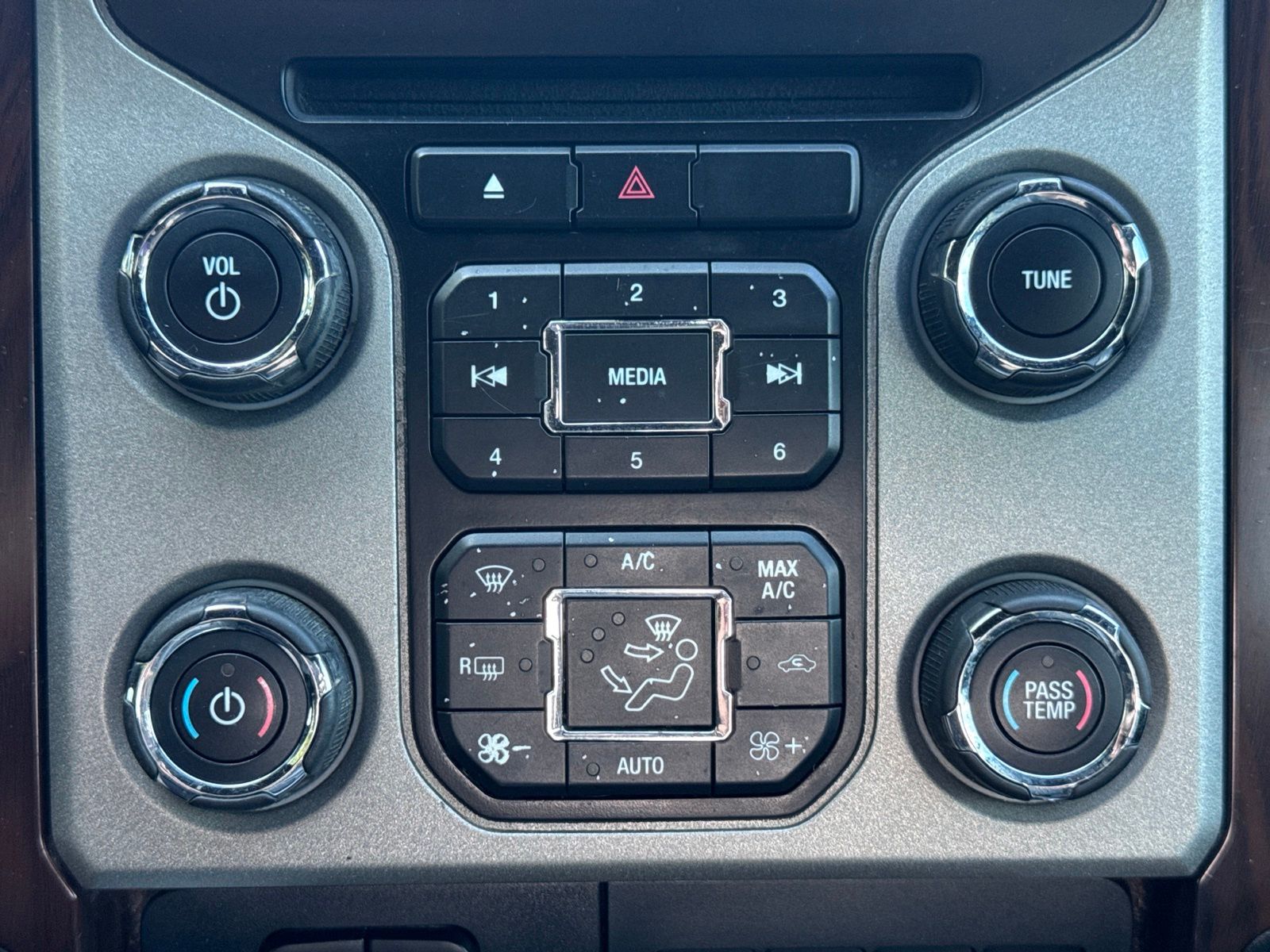 Used 2015 Tuxedo Black Metallic Ford Lariat image 22