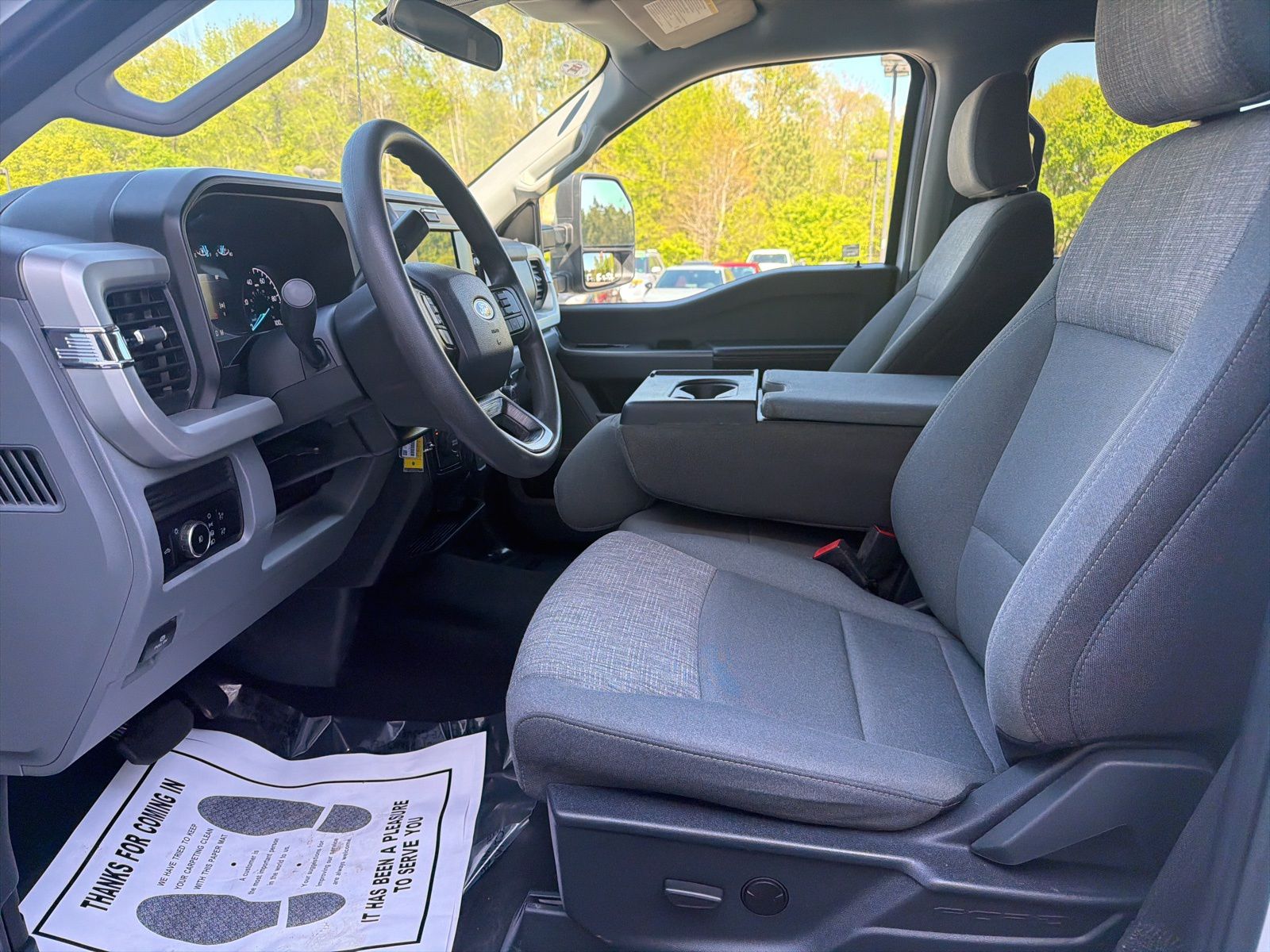 Certified Used 2025 Oxford White Ford XLT image 9