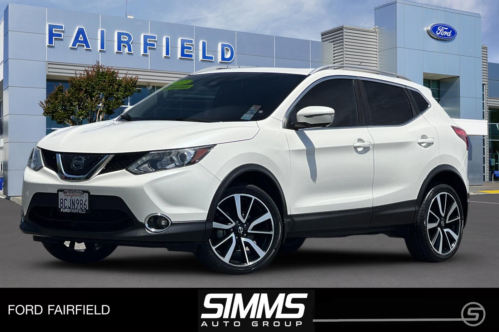 Pearl White 2017 Nissan Rogue Sport SUV / Crossover Front-Wheel Drive Continuously Variable Transmission