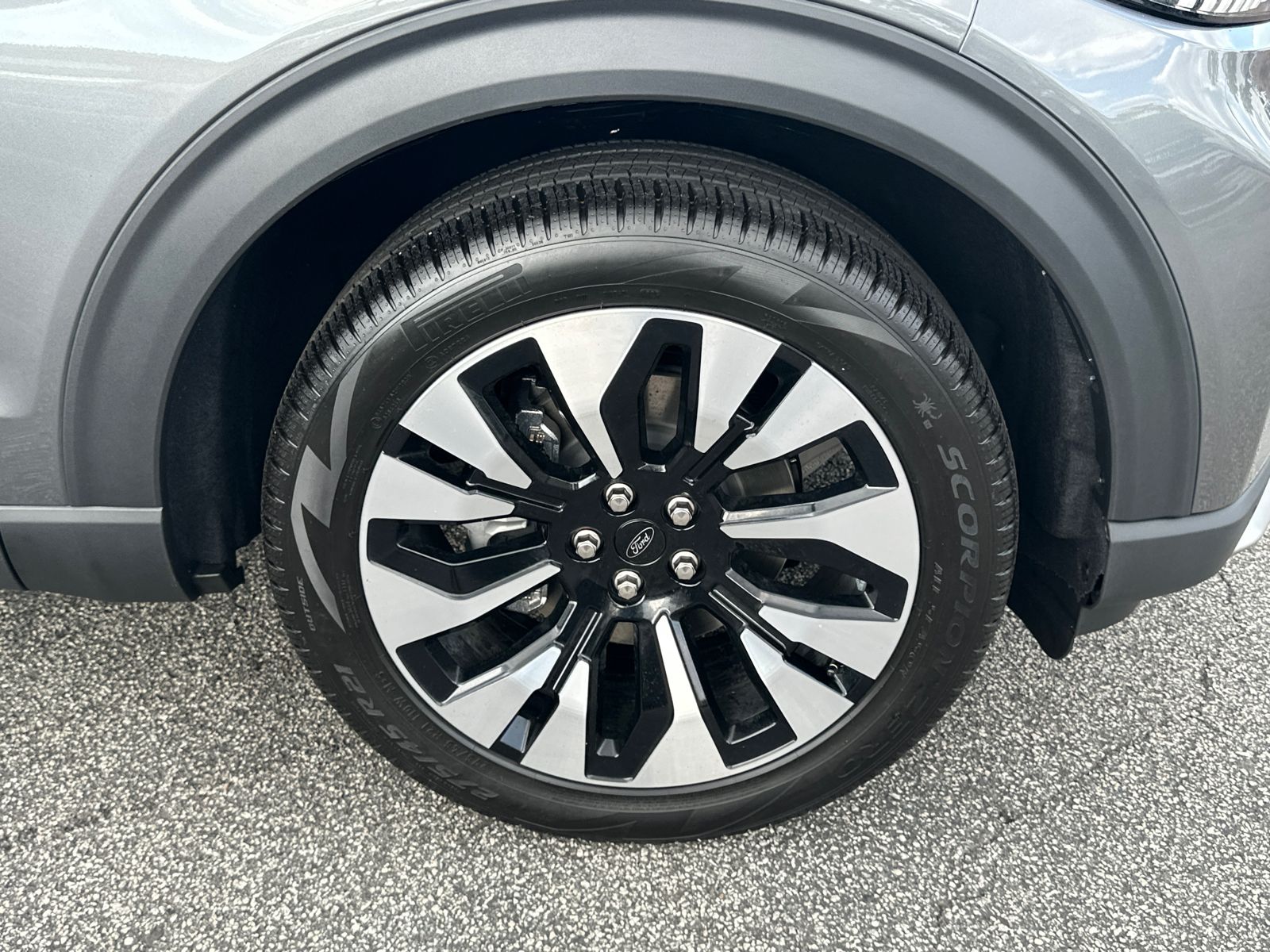 New 2026 Carbonized Gray Metallic Ford Platinum™ image 13