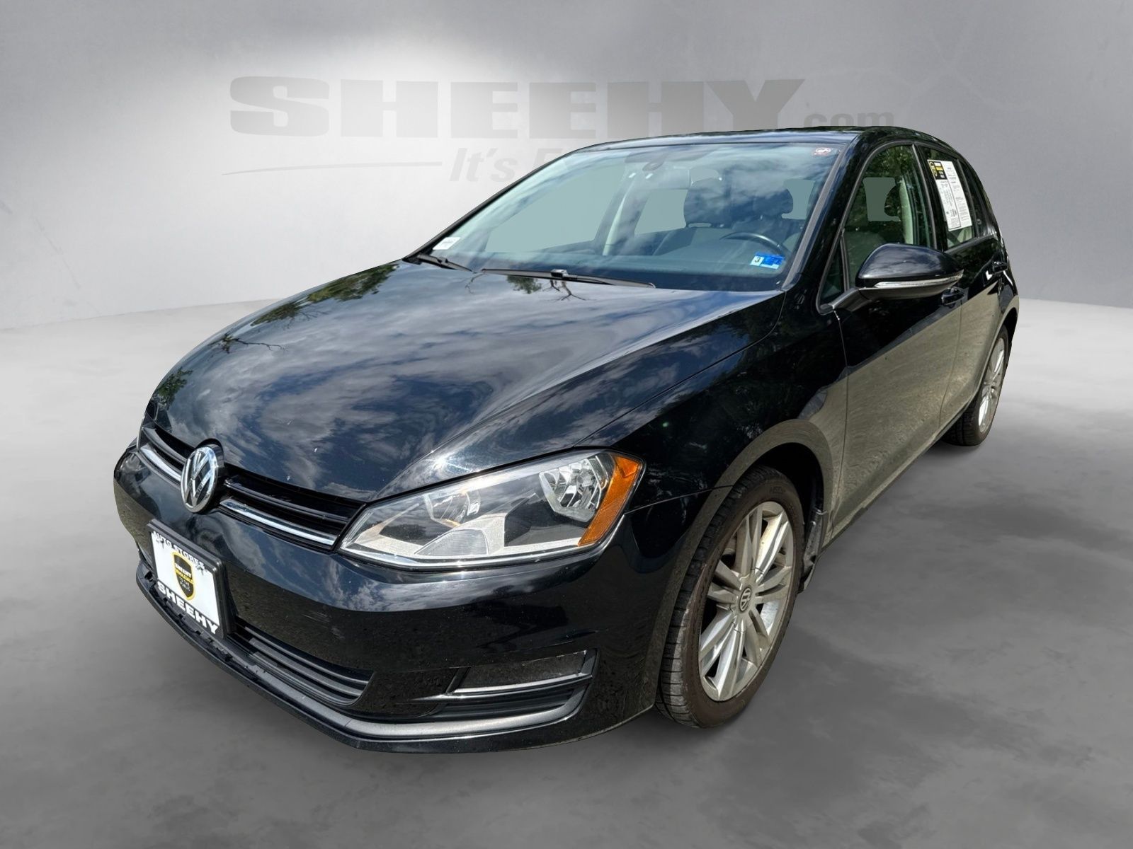 Used 2015 Black Volkswagen TDI SE 4-Door image 14