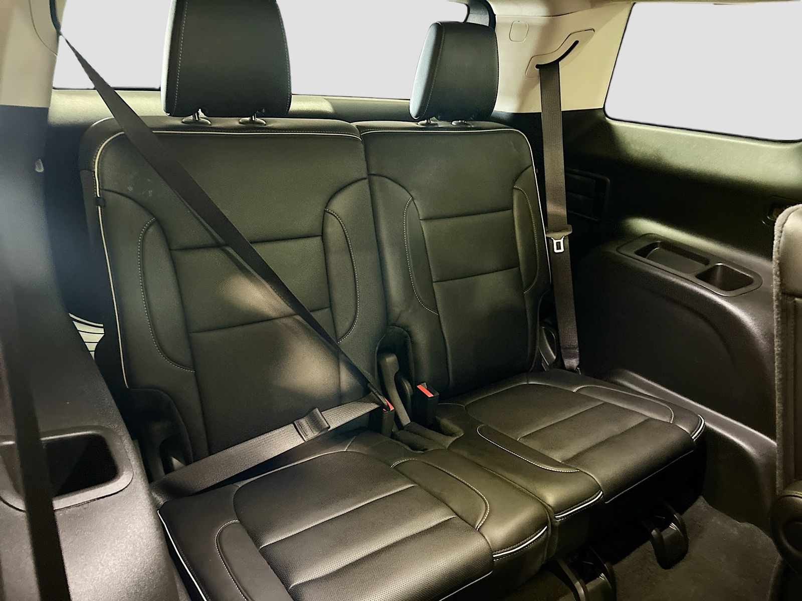 Used 2023 Silver GMC Denali image 29