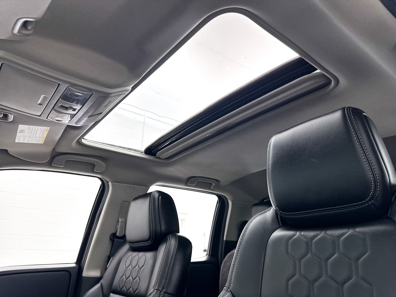 2024 Nissan Frontier SL Crew Cab 4X2's photo