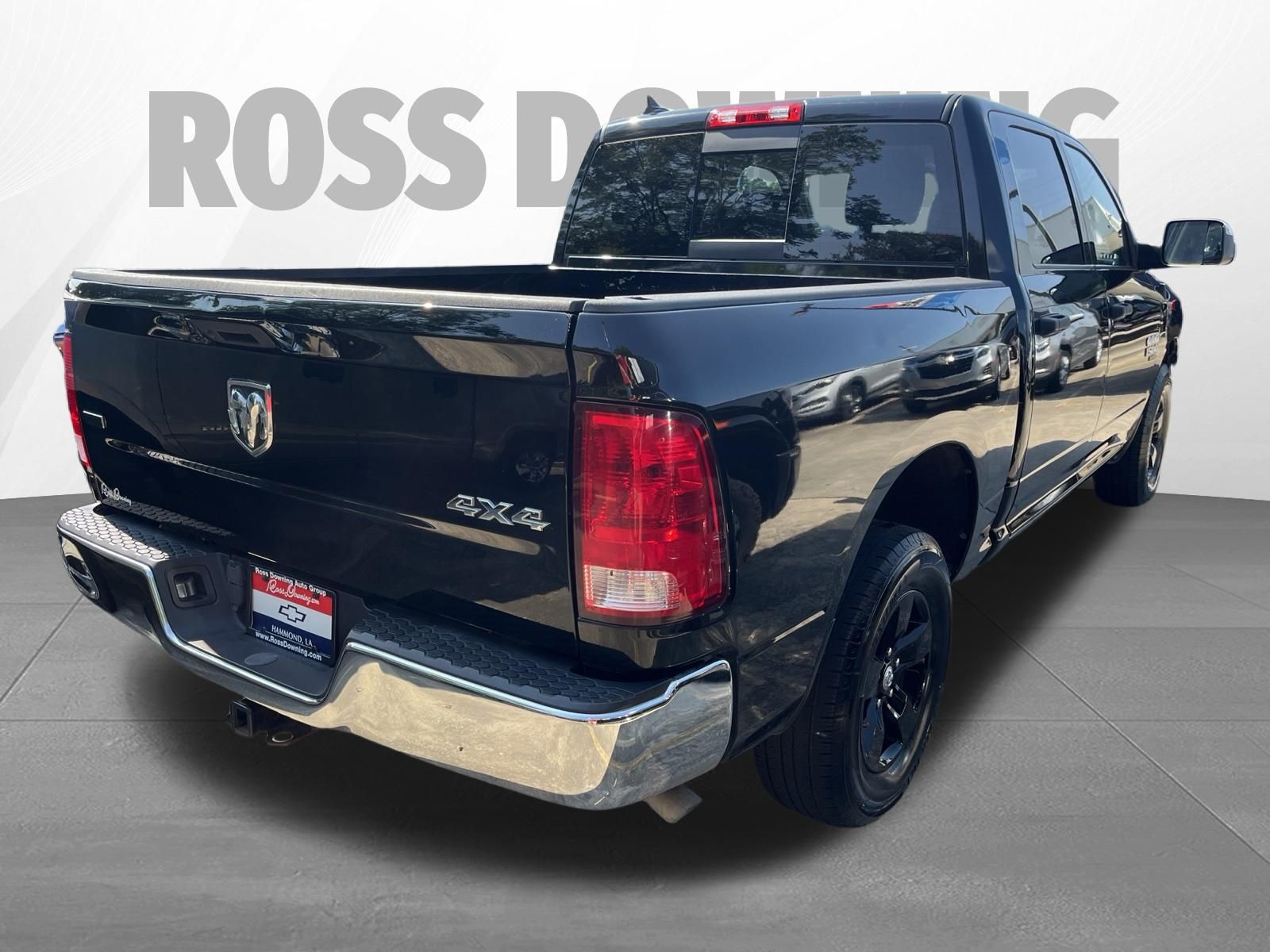2023 Ram 1500 Classic SLT - 3