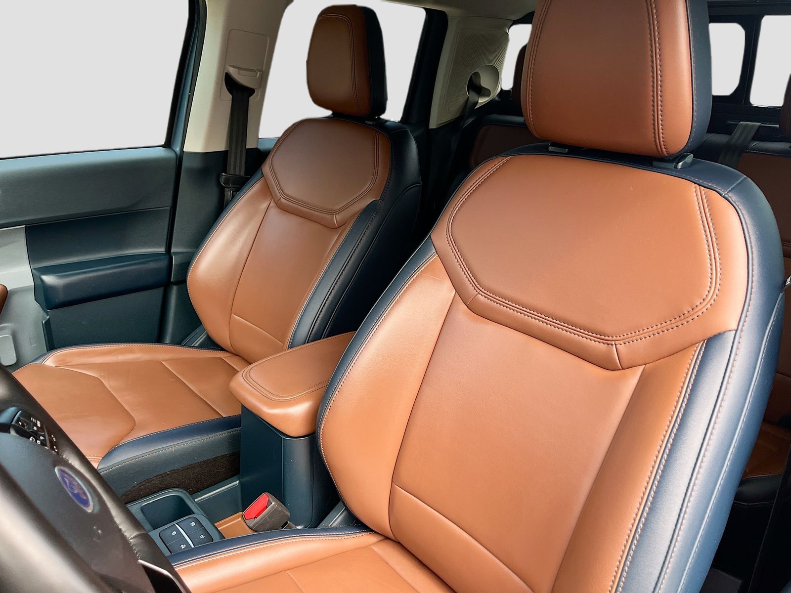 Used 2024 Gray Ford Lariat image 22