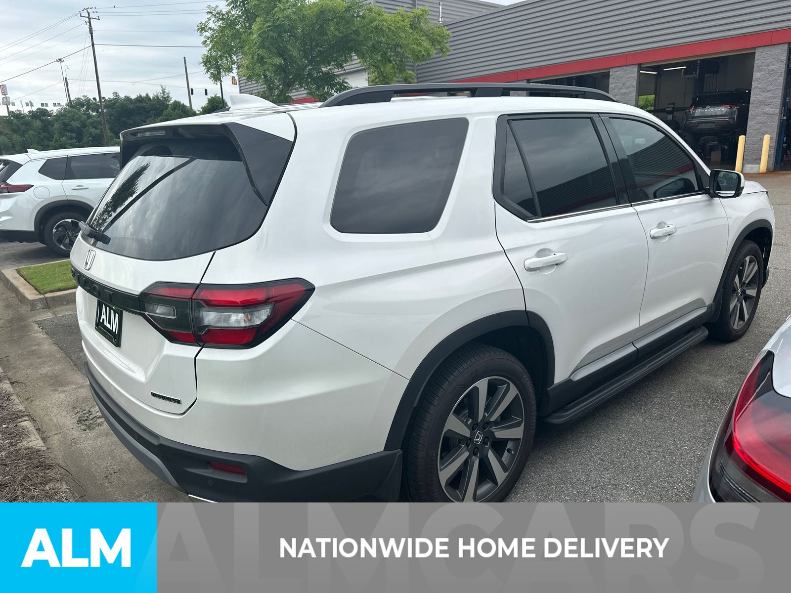 Used 2025  Honda Touring image 5