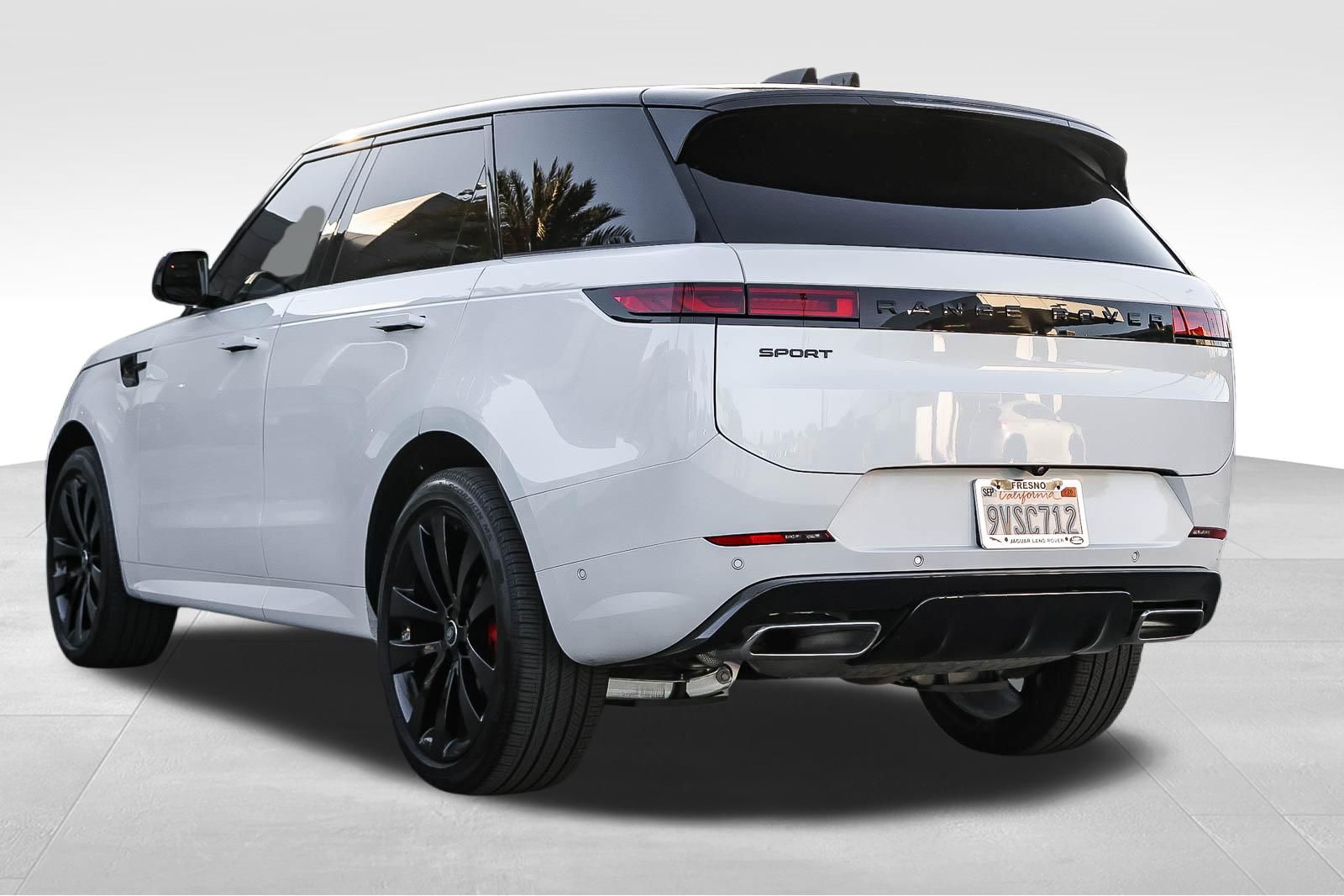 View vehicle photo 7