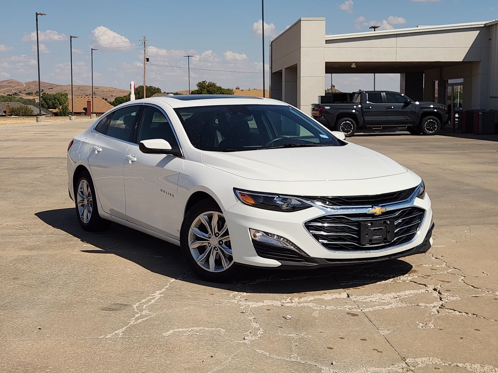 Summit White 2024 Chevrolet Malibu Sedan Front-Wheel Drive Continuously Variable Transmission