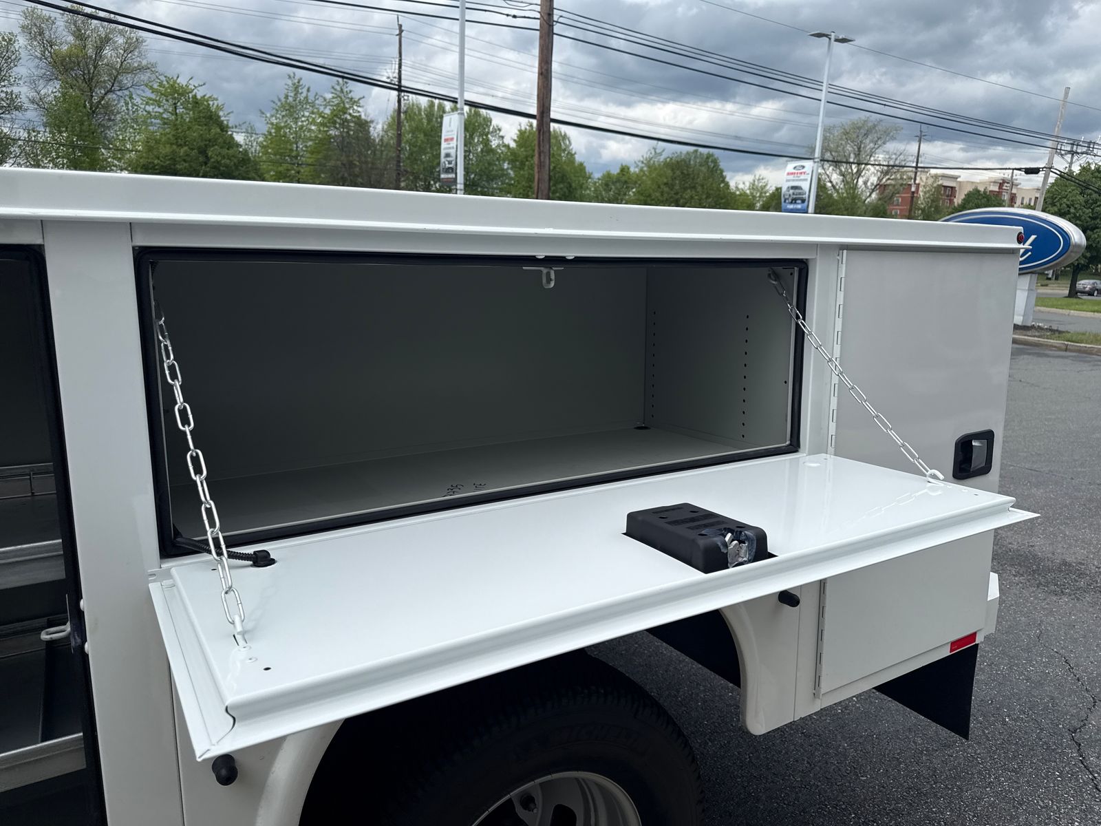 New 2026 Oxford White Ford XL image 16