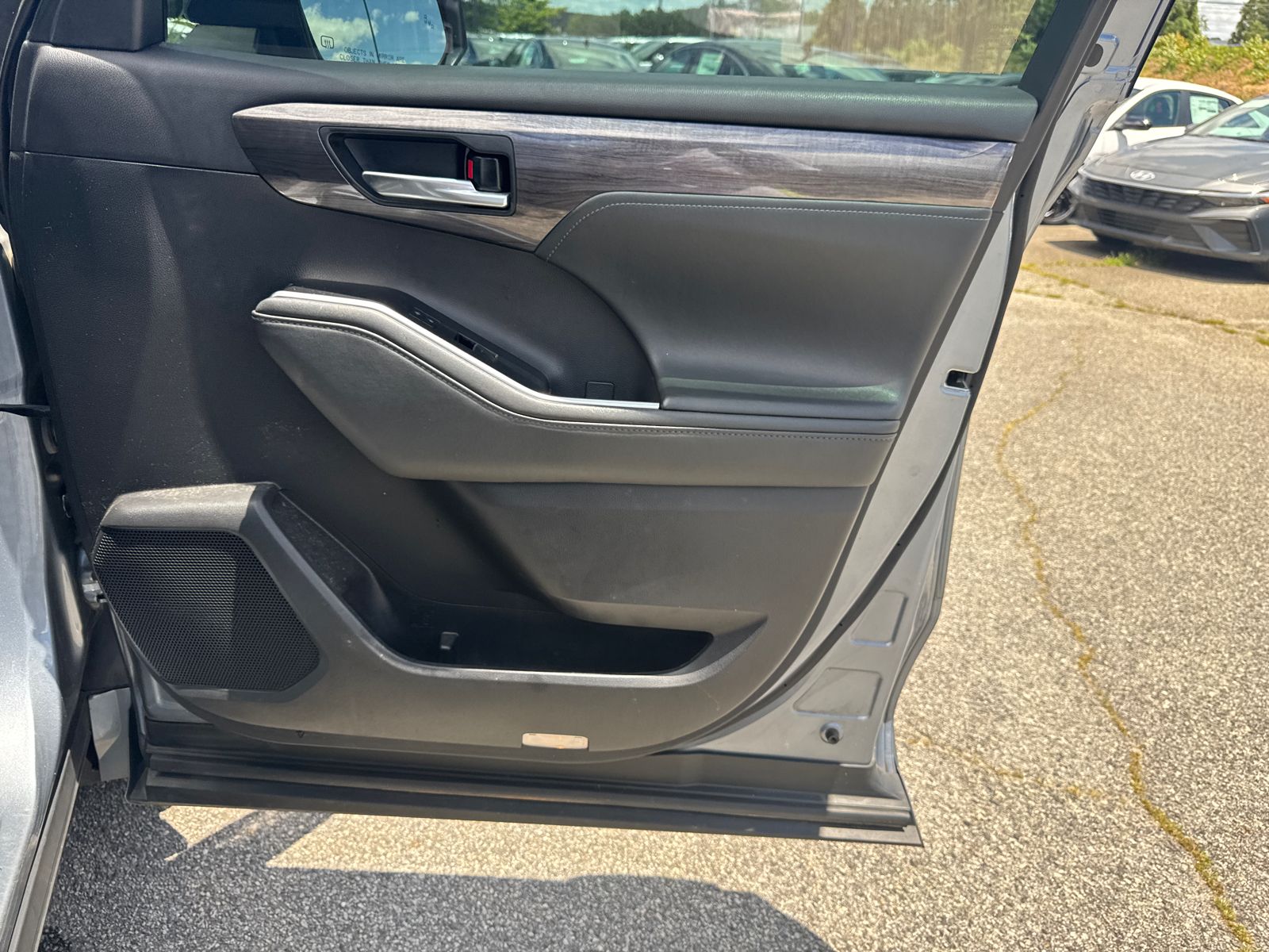 Used 2021  Toyota Platinum image 14