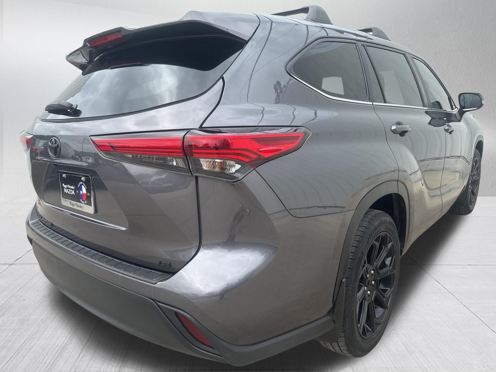 Used Car 2023 Toyota Highlander  Le For Sale Under $35,000 In Austin, Texas