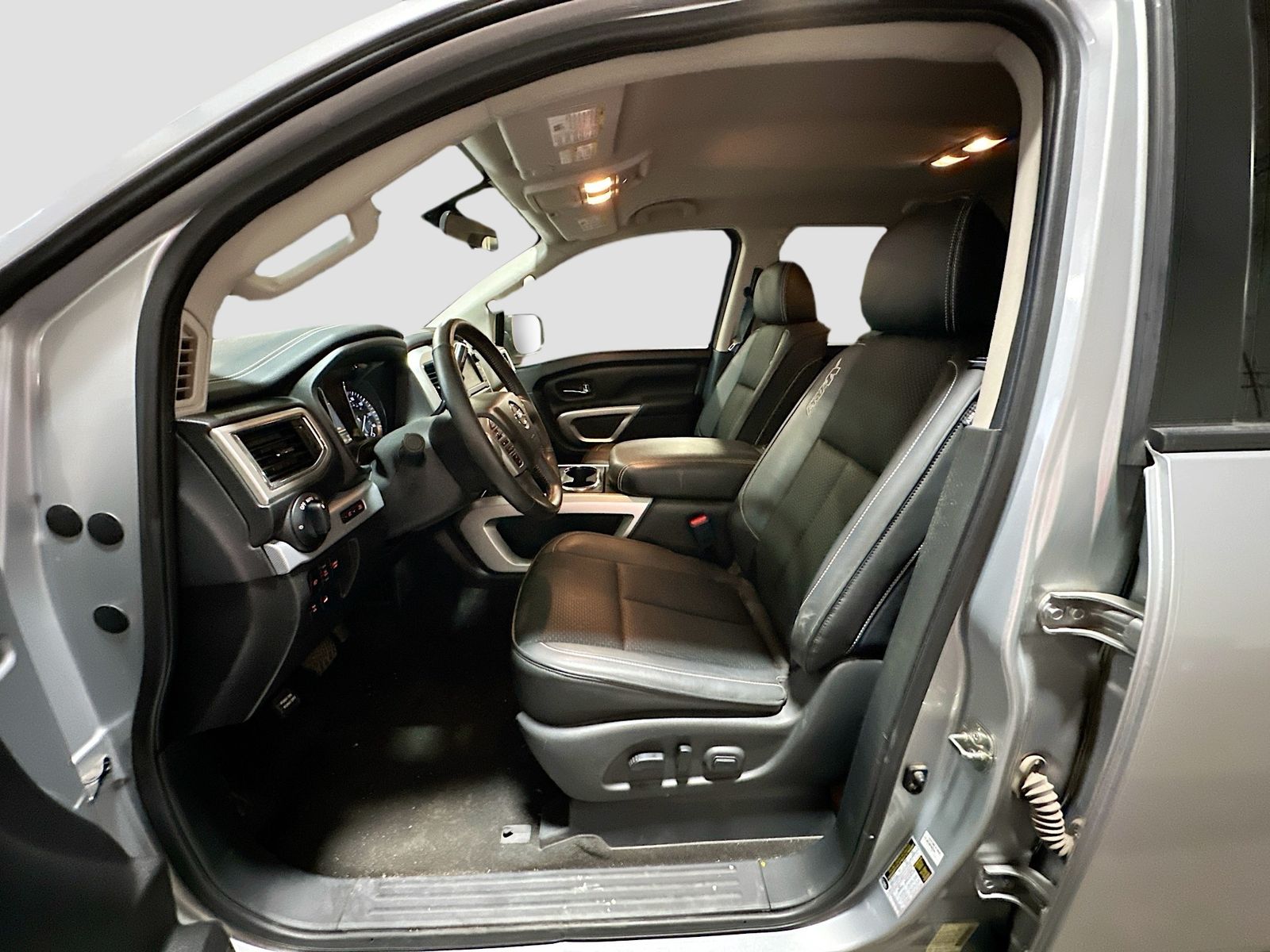 Used 2019 Silver Nissan PRO-4X image 20