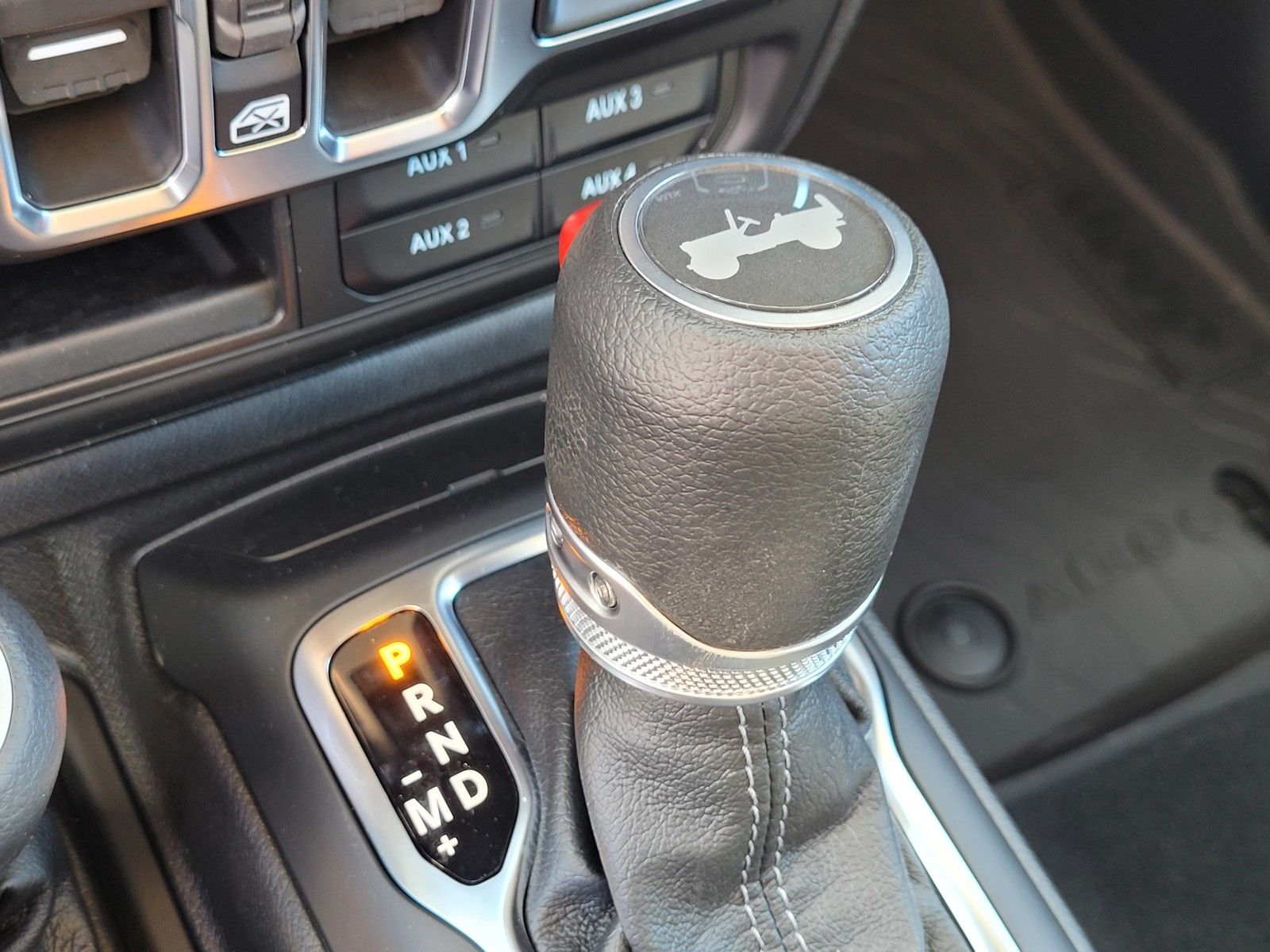 New 2026 White/off-white Jeep Sport image 18