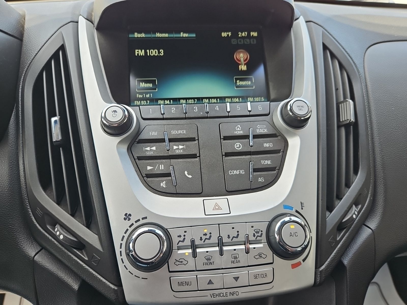 2017 Chevrolet Equinox LS - Photo 26